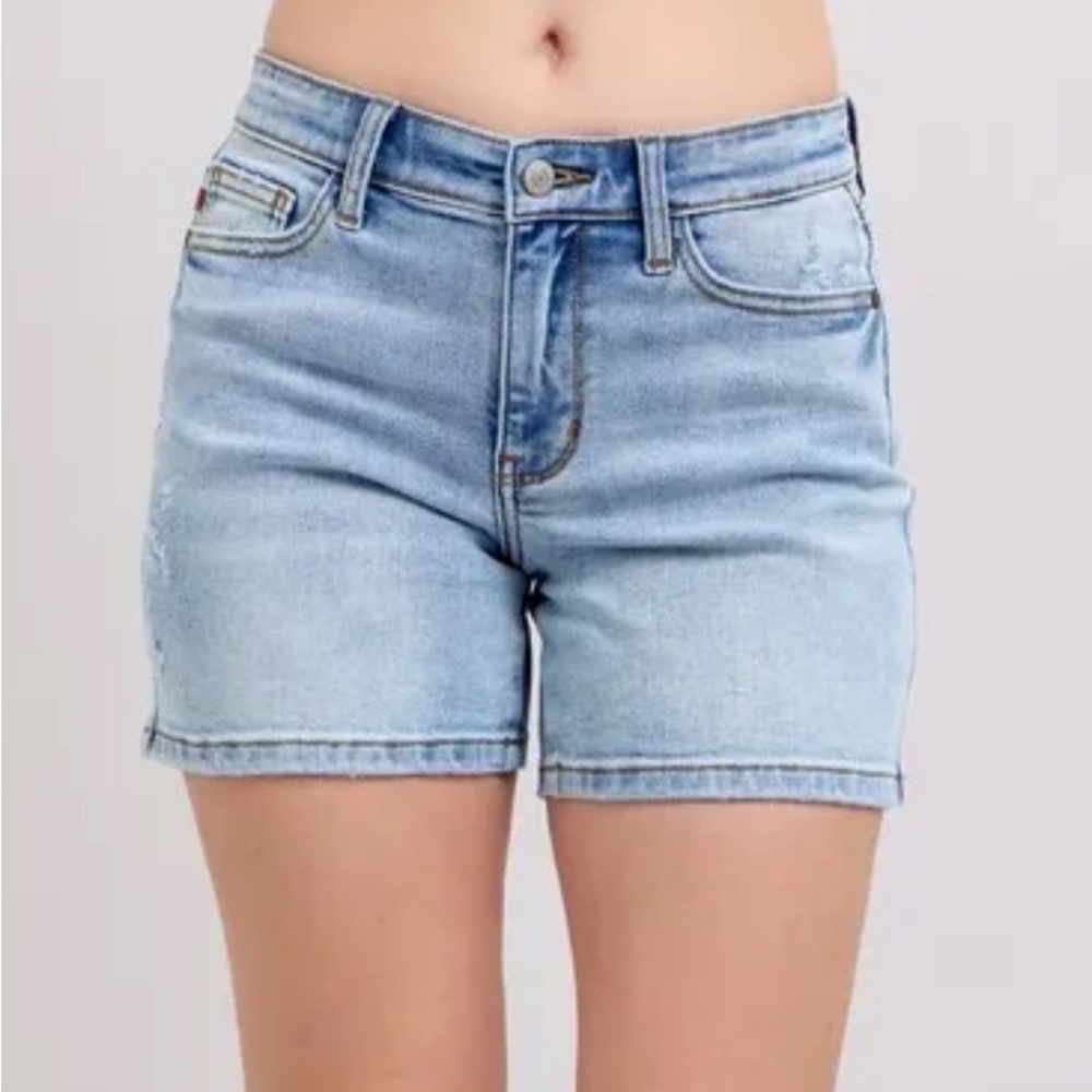 Judy Blue Light Vintage Wash Denim Mid Rise Dad Shorts